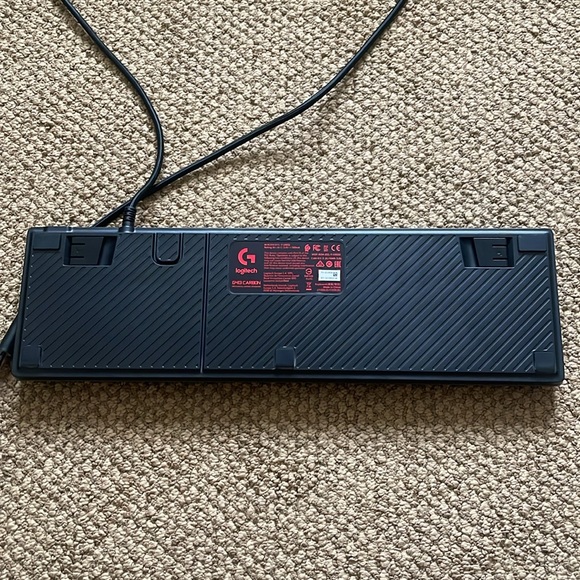 Logitech Full Size Keyboard with red and rgb lighting - Picture 3 of 4